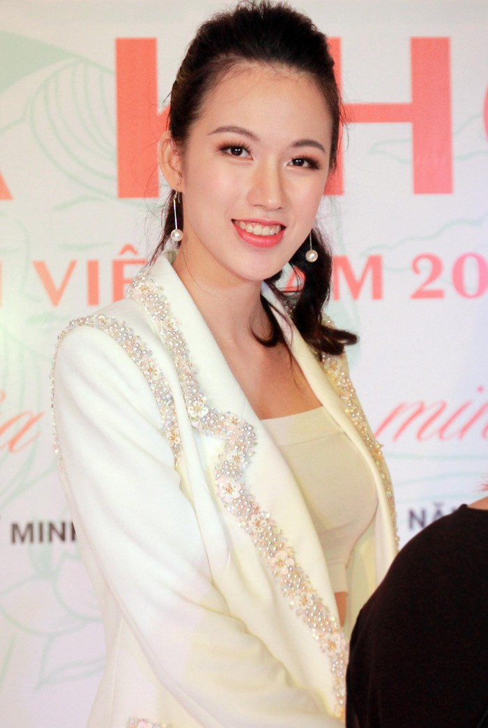 Nhan sắc vạn người mê của giám khảo Hoa khôi Sinh viên Việt Nam 2020 - 5