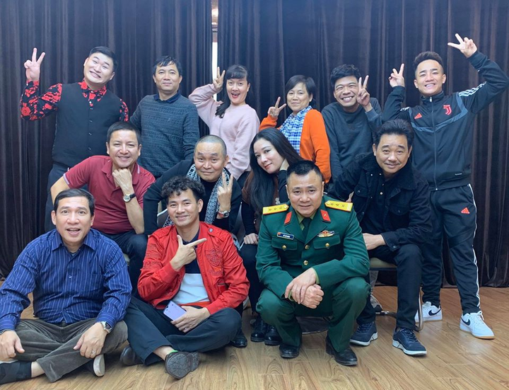 Những hình ảnh đầu tiên của Xuân Hinh, Thanh Thanh Hiền và dàn nghệ sĩ 'Táo Quân' trong buổi tập 'Gặp nhau cuối năm 2020' - 1