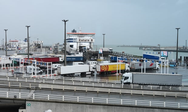 Pháp giải cứu 31 người di cư vượt eo biển Manche đến Anh - 1