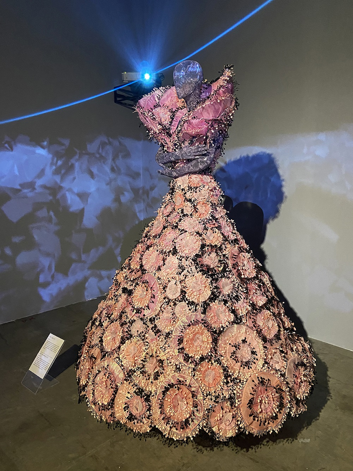 Ngạc nhiên với không gian nghệ thuật trong triển lãm tầm quốc tế của Công Trí - 12