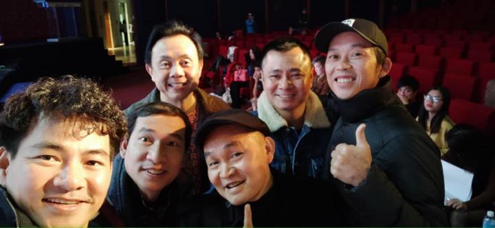 Xuân Hinh, Hoài Linh và dàn nghệ sĩ Nam - Bắc tập chương trình hài Tết - 2