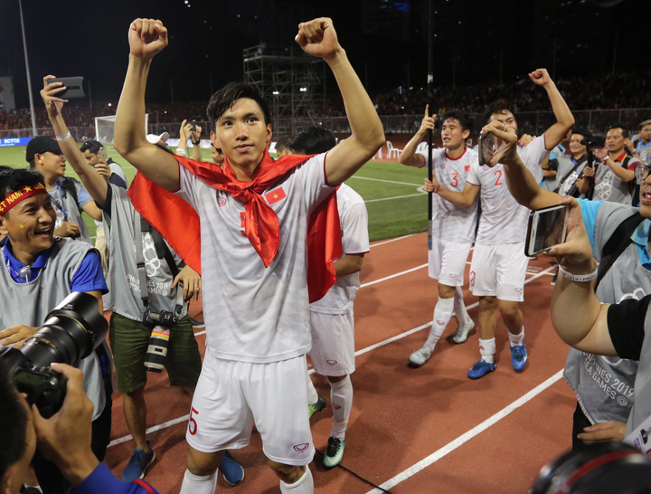 Đoàn Văn Hậu: Gạt định kiến 'hợp đồng thương mại', nuôi giấc mộng trời Âu - 3