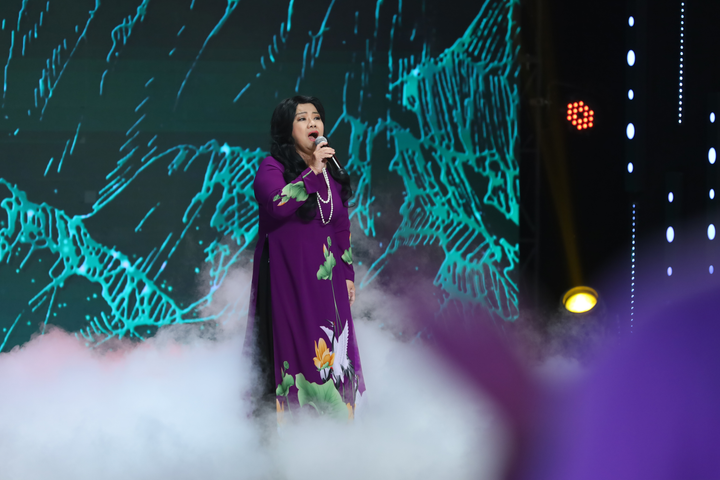 NSND Thanh Hoa tiết lộ chuyện chưa kể đằng sau ca khúc ‘Tàu anh qua núi’ - 1