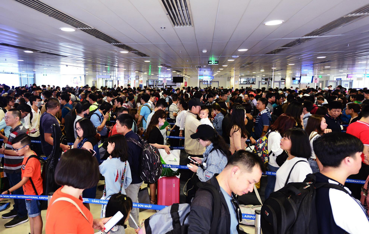 Hãng hàng không Việt tăng cường bay đêm, giảm tắc nghẽn dịp Tết - 1