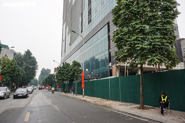 Dự án 8B Lê Trực được quây rào, chuẩn bị thi công phá dỡ lần 2? - 2