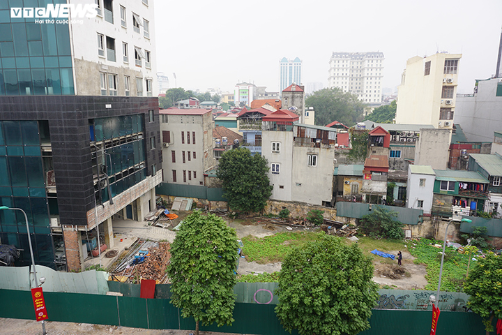 Dự án 8B Lê Trực được quây rào, chuẩn bị thi công phá dỡ lần 2? - 8