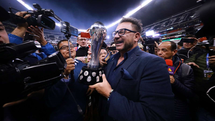 Chức vô địch đẫm nước mắt: Cha giành cúp, hoàn thành di nguyện của con trai - 1