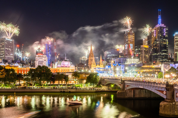 Thế giới rộn ràng bước sang năm 2020 với pháo hoa và hy vọng - 9