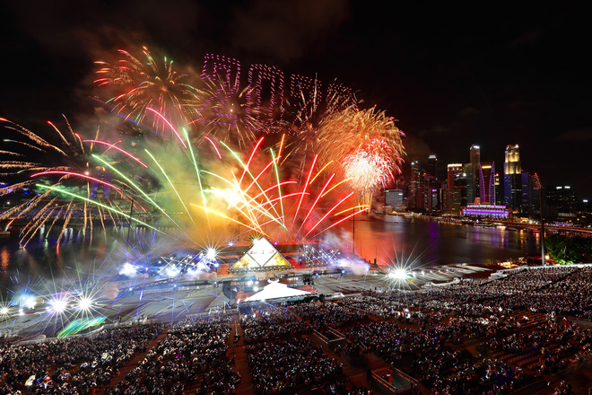 Thế giới rộn ràng bước sang năm 2020 với pháo hoa và hy vọng - 18