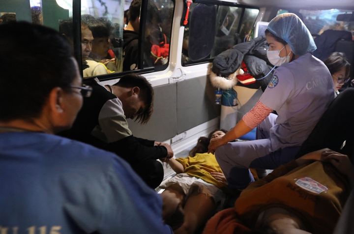 Cả nước tưng bừng đón năm mới 2020 - 5