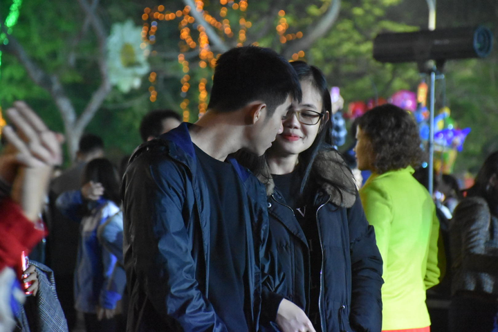 Cả nước tưng bừng đón năm mới 2020 - 7