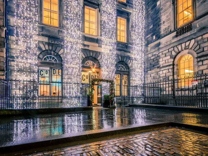 Bỏ 60 USD/đêm trải nghiệm không gian đặc biệt của nhà tù ở Scotland - 1