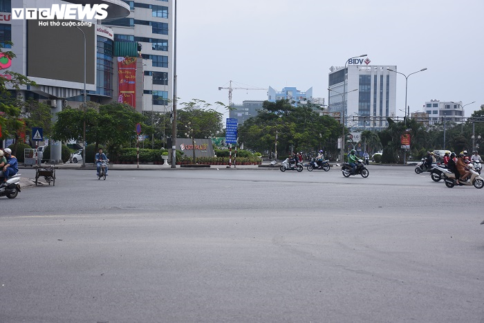  Ngày đầu nâng mức phạt lái xe uống rượu bia: Đường phố Hải Phòng vắng bóng CSGT - 10