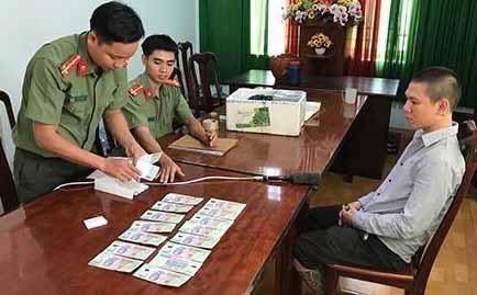 Truy tố 16 người trong đường dây sản xuất tiền giả liên tỉnh - 1