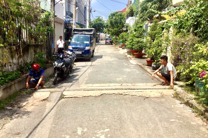 Đường nội bộ biến thành của riêng ở TP.HCM: Dân quy trách nhiệm cho ủy ban quận - 1