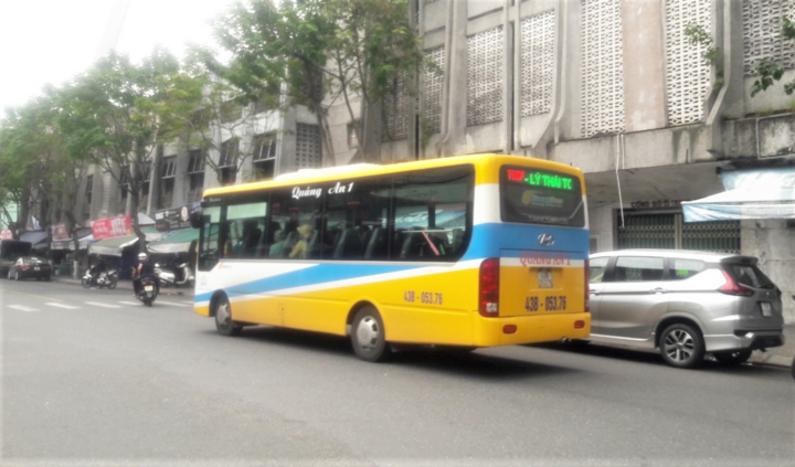 Hàng trăm tài xế xe buýt Đà Nẵng đình công: Công ty hứa có lương trong ngày 2/1 - 1