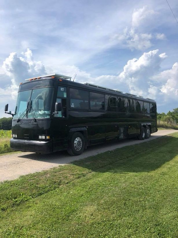  Khám phá bên trong ngôi nhà di động siêu tiện nghi giá chưa đến 800 triệu đồng - 1