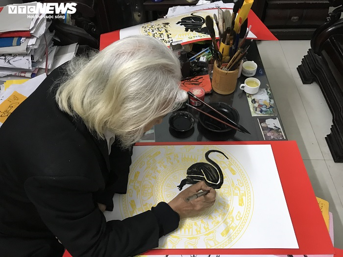 Độc đáo chữ Canh Tý mang hình dáng cầu thủ U23 Việt Nam qua bàn tay 'ông đồ đất Cảng' - 8