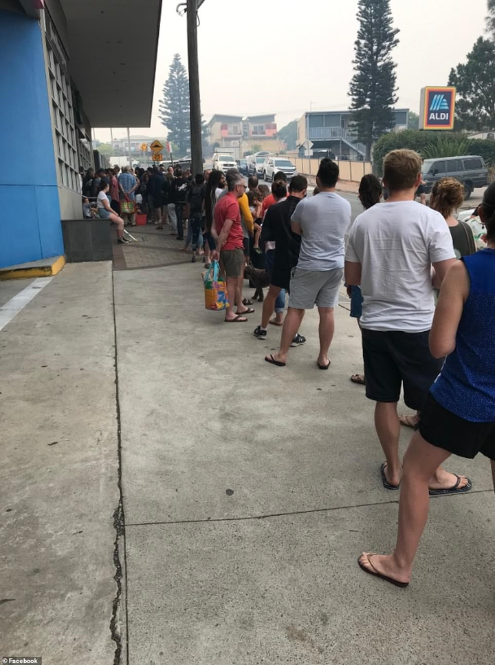 Australia đứng trước bờ vực khủng hoảng nhân đạo vì cháy rừng - 3