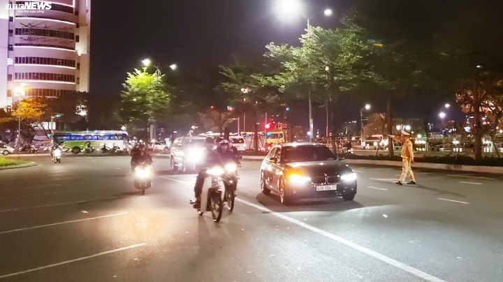 Đà Nẵng: 'Uống 3 chai bia, tài xế mất cả tháng lương' - 3