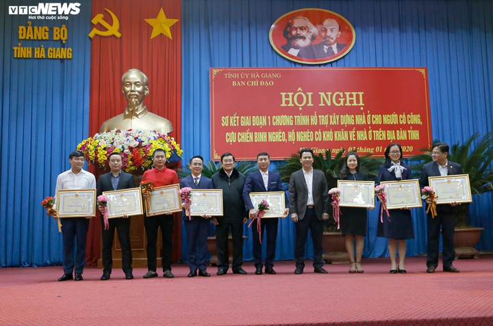 Hơn 4 tháng, Hà Giang 'thần tốc' xây gần 1.000 căn nhà tình nghĩa cho người nghèo đón Tết - 2