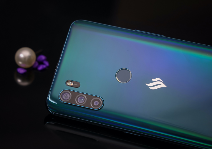 Vinsmart công bố 'bộ sưu tập đá quý' Vsmart Active 3 - 6