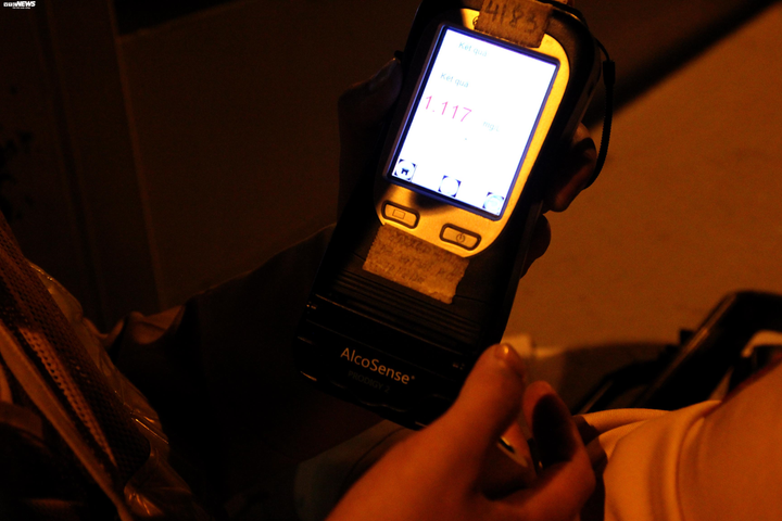 Uống rượu say mềm bị phạt hơn 7 triệu đồng, tài xế chống đối: ‘Luật đổi, không ai thông báo’ - 3