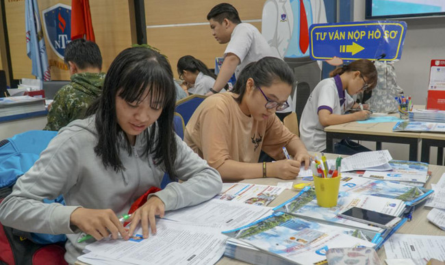 Xét tuyển theo hình thức học bạ: Chất lượng thế nào? - 1