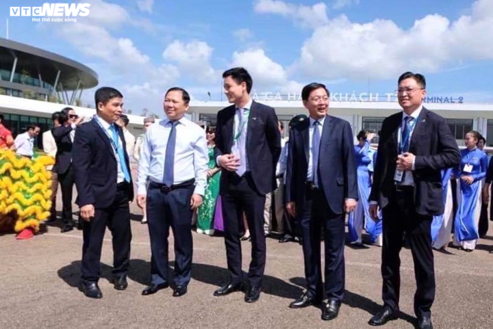 Sân bay Phù Cát đón chuyến bay quốc tế đầu tiên - 2