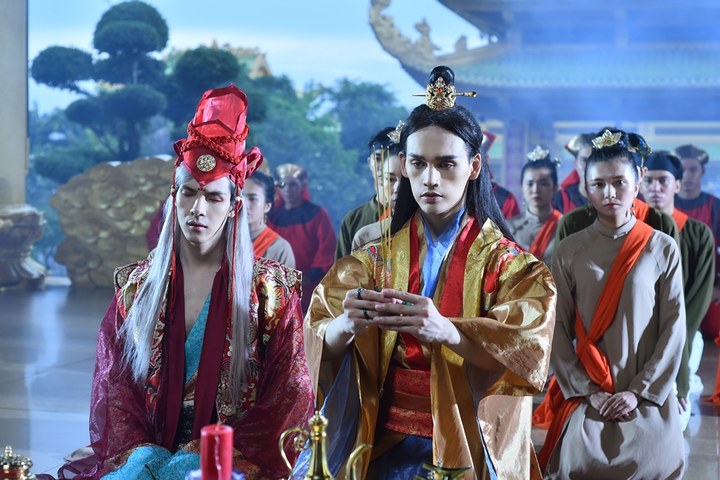 Nguyễn Trần Trung Quân gây sốc khi đưa cảnh kết hôn với người chết vào MV mới - 1