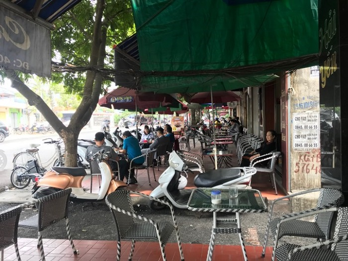 Sau chỉ đạo của thành phố, vỉa hè nhiều tuyến phố Hải Phòng vẫn bị 'bức tử' - 17