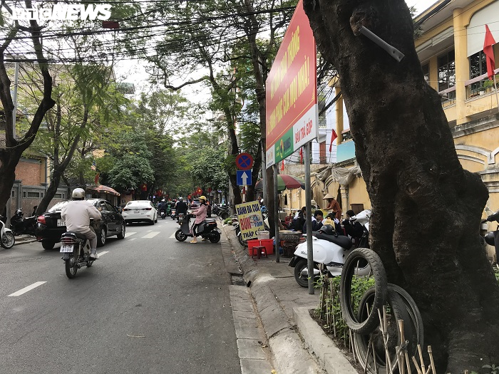 Sau chỉ đạo của thành phố, vỉa hè nhiều tuyến phố Hải Phòng vẫn bị 'bức tử' - 10