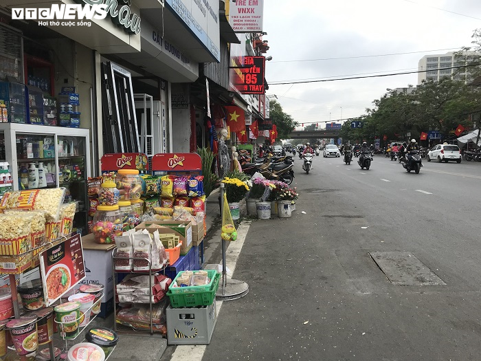 Sau chỉ đạo của thành phố, vỉa hè nhiều tuyến phố Hải Phòng vẫn bị 'bức tử' - 11