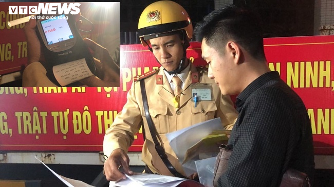 'Ma men' dựa hơi báo chí bị phạt 35 triệu đồng, tước giấy phép lái xe 23 tháng - 1