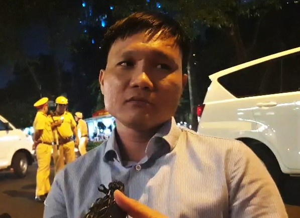 Tài xế uống 2 lon bia: 'Xe giá 5 triệu, bị phạt nồng độ cồn 4,5 triệu thì tôi bỏ xe' - 1
