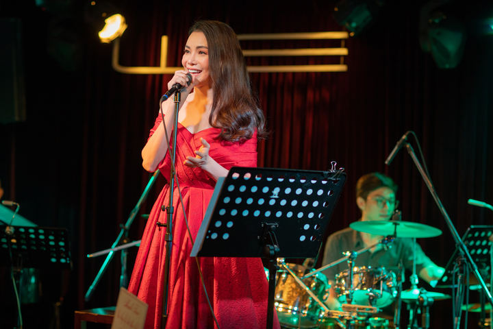 Trà Ngọc Hằng: ‘Từ lúc làm mẹ tự nhiên hát hay và cảm xúc hơn’ - 2