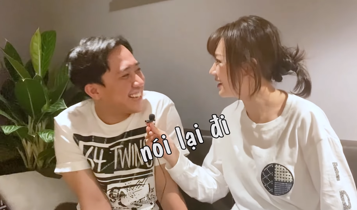 Hào hứng chúc mừng Trấn Thành, Hari Won tức giận vì bị chồng trêu chọc - 1