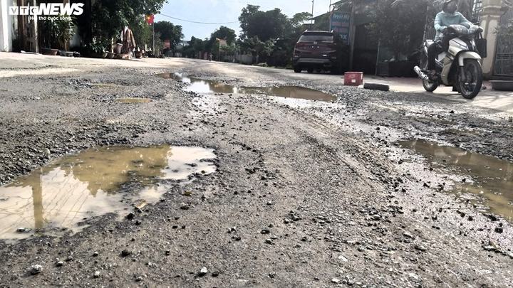 Cận cảnh đường nát như tương ở Hà Tĩnh, nhiều chỗ như 'vũng trâu đằm' - 10