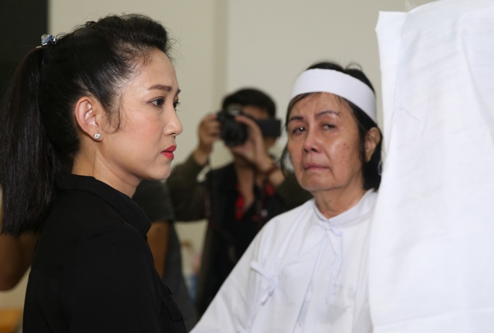 Quyền Linh, Diễm My đến viếng nghệ sĩ Chánh Tín - 6