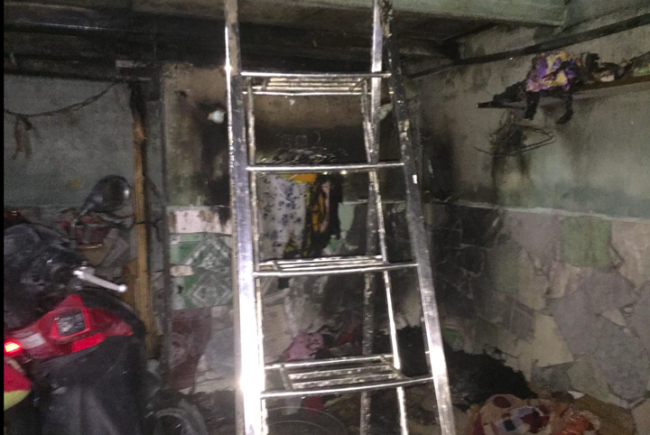 Đánh nhau với tình nhân, người đàn ông châm lửa đốt nhà trọ - 1