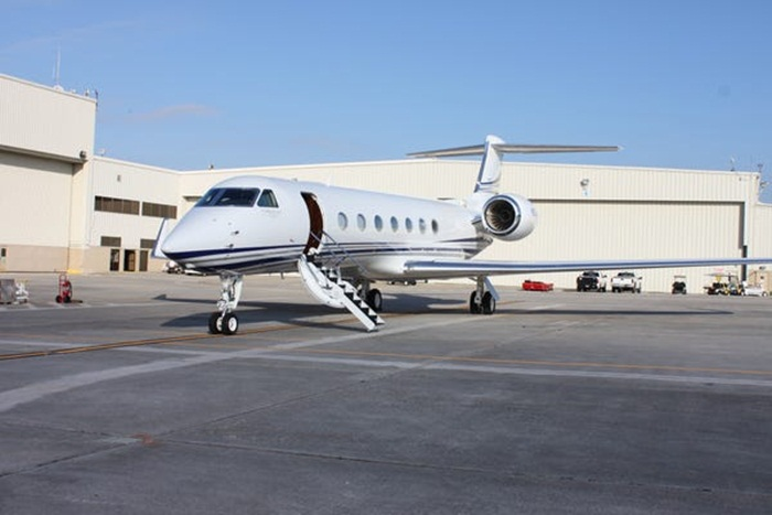 Cựu chủ tịch Nissan 'lẫy lừng' thế nào trước khi bị truy nã? - 4