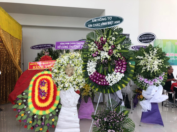 Nguyên Thủ tướng Nguyễn Tấn Dũng đến viếng cố nghệ sĩ Chánh Tín - 3