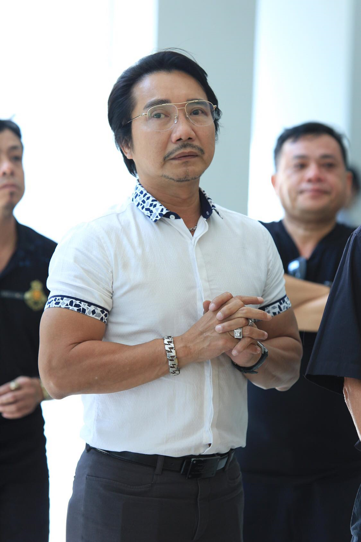 Nguyên Thủ tướng Nguyễn Tấn Dũng đến viếng cố nghệ sĩ Chánh Tín - 5