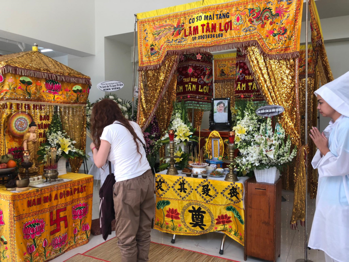 Nguyên Thủ tướng Nguyễn Tấn Dũng đến viếng cố nghệ sĩ Chánh Tín - 12