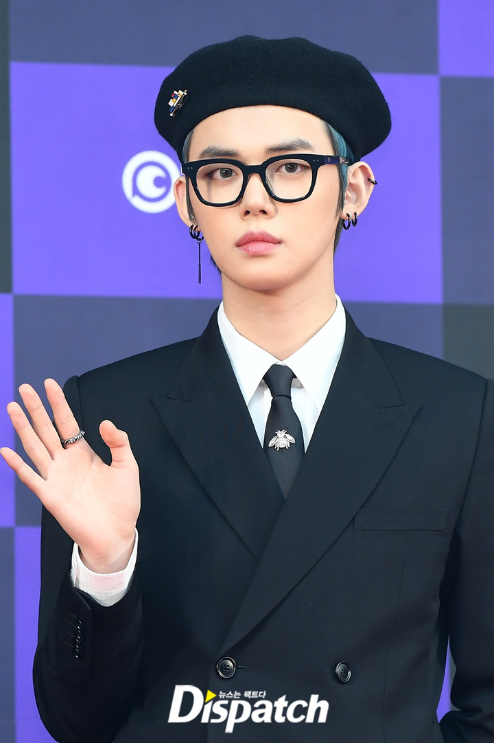 Dàn sao khoe dáng trên thảm đỏ Grammy của Hàn Quốc - 14