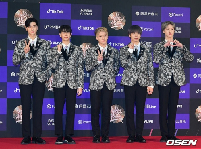 Kim Tae Hee, Han Ye Seul đẹp lấn át dàn thần tượng trẻ tuổi - 11