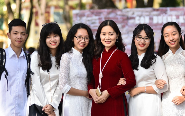 Giáo viên không được nhận quà biếu Tết dưới mọi hình thức - 1