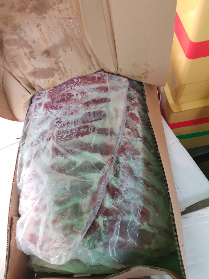 Siêu thị Hà Nội 'vắng bóng' thịt lợn nhập khẩu giá rẻ - 2