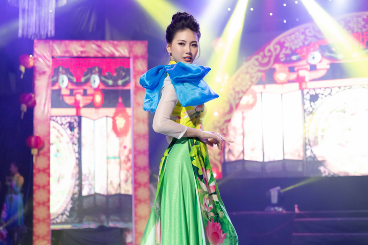 21 tuổi, siêu mẫu Quỳnh Hoa mua xe 2,5 tỷ đồng, mở hiệu spa - 2