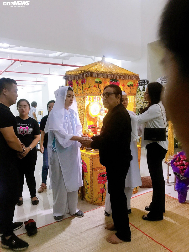 Danh ca Giao Linh, diễn viên Lý Hùng nghẹn ngào tiễn biệt nghệ sĩ Chánh Tín - 8